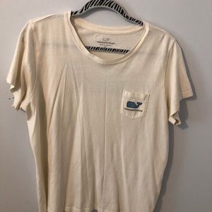 Women’s vineyard vines t-shirt !